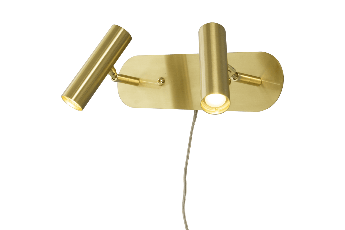 Artic Laiton mat lampe de lecture De Aneta Lighting - 2 t&ecirc;tes r&eacute;glables avec source de lumi&egrave;re LED qui fournit une agr&eacute;able lumi&egrave;re blanche chaude.