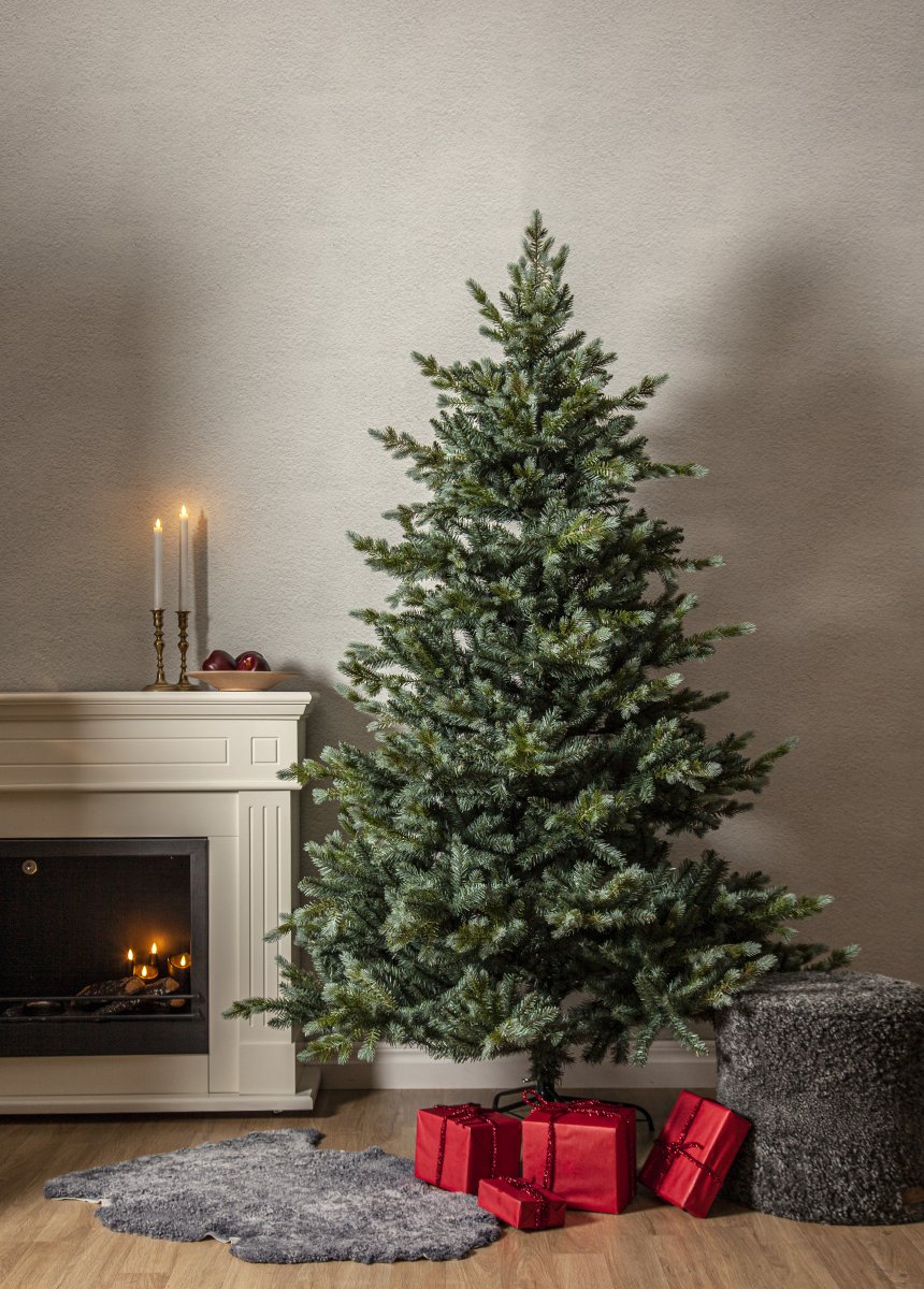 Greyland 210cm Vert De Star Trading - Le sapin de No&euml;l de Greyland mesure 210 cm de haut et environ 140 cm de large.