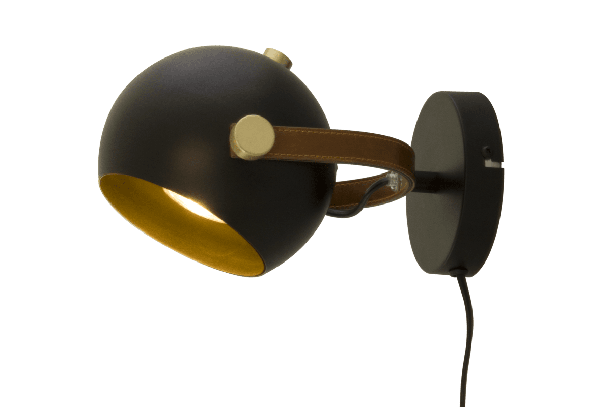 Bow Noir lampe de lecture De Aneta Lighting - Applique Bow en métal laqué noir avec détails en laiton et cuir marron.