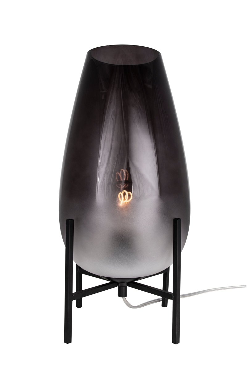 Tulip 38cm Fumée lampe de table De Globen Lighting - Tulip est une lampe moderne qui a fi&egrave;re allure dans un bureau ou un couloir, par exemple, et qui fournit une lumi&egrave;re chaleureuse et atmosph&eacute;rique.