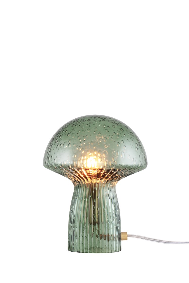 Fungo 20cm Vert lampe de table De Globen Lighting - Chaque lampe est souffl&eacute;e bouche et unique, ce qui entra&icirc;ne des variations de couleur, d'&eacute;paisseur du verre et de nombre de bulles.