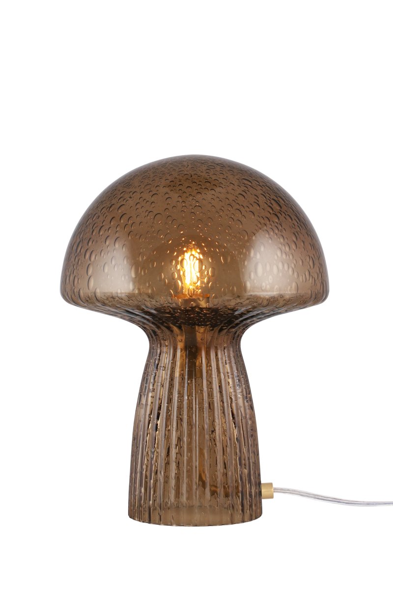 Fungo 30cm Brun lampe de table De Globen Lighting - Chaque lampe est souffl&eacute;e bouche et unique, ce qui entra&icirc;ne des variations de couleur, d'&eacute;paisseur du verre et de nombre de bulles.