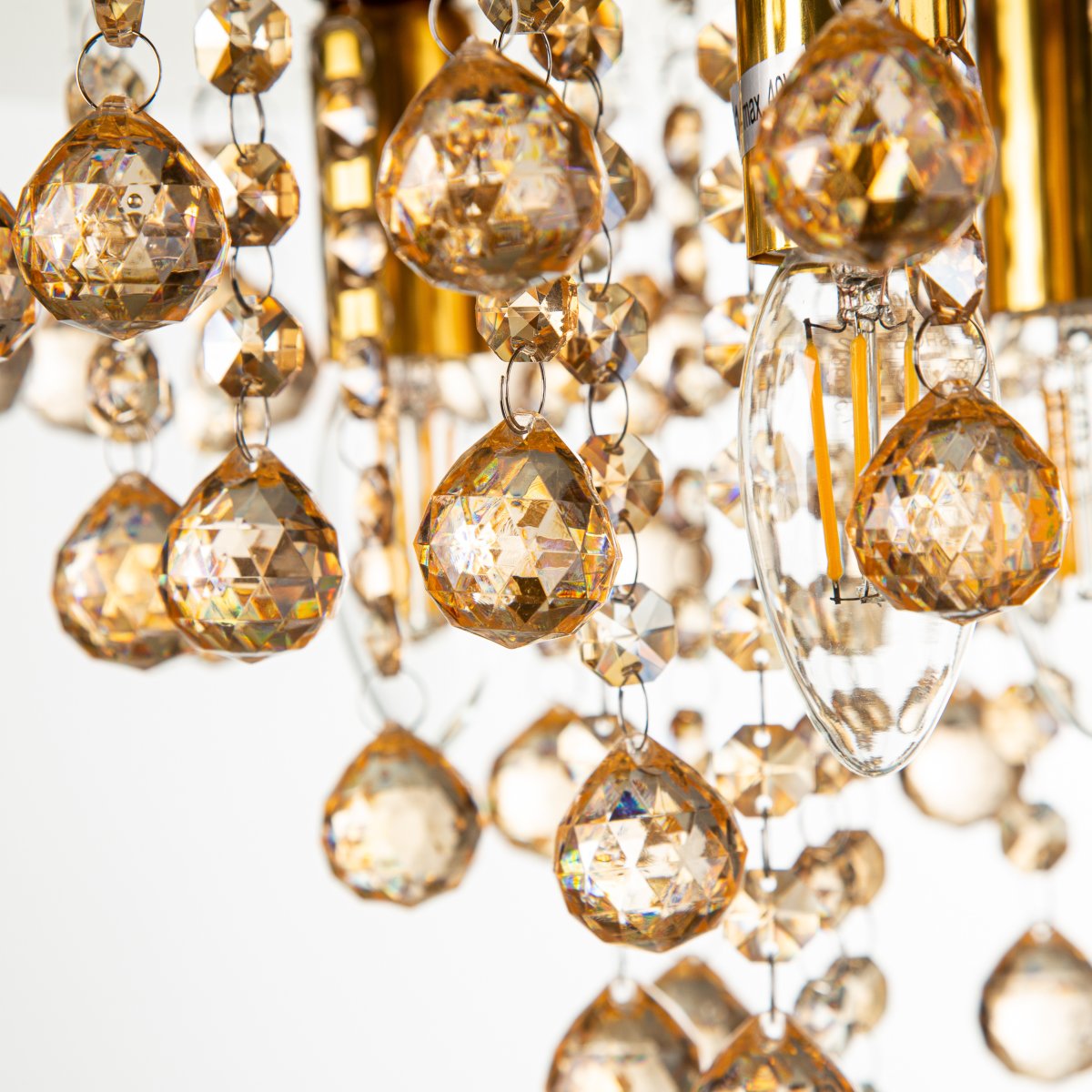 London Ø38 Or plafonnier De Globo Lighting - London &auml;r en elegant plafond i guld med dekorativa prismor.