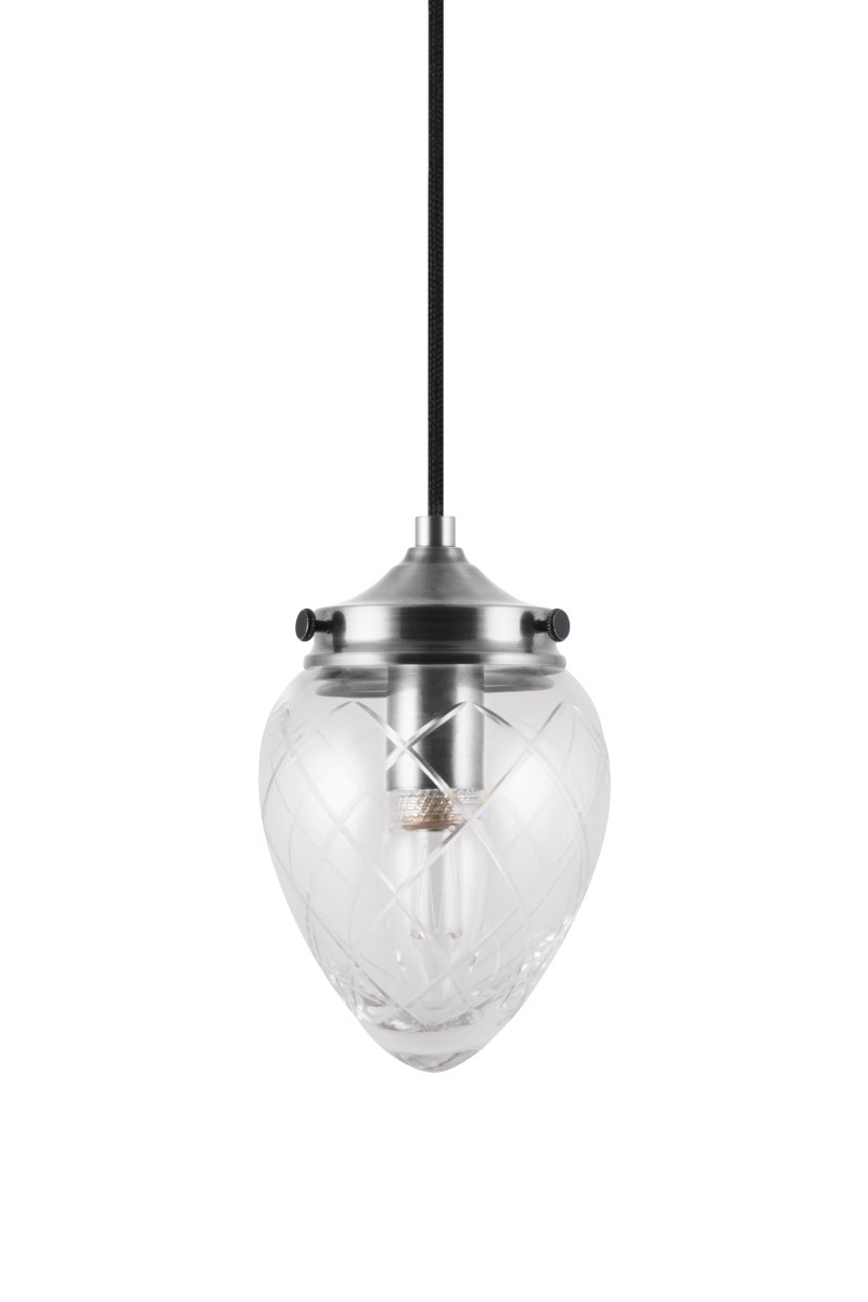 Juni Ø10 Acier antique/transparent lampe de fenêtre De Globen Lighting - Juni, avec son magnifique abat-jour en verre taillé et en métal, vous transporte au début du XXe siècle.
