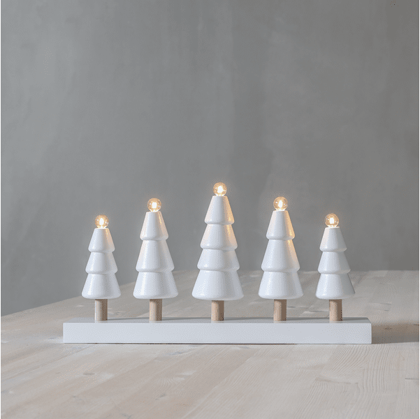 Forest Blanc De Star Trading - Un magnifique bougeoir de l'Avent en bois, en forme de forêt de sapins.