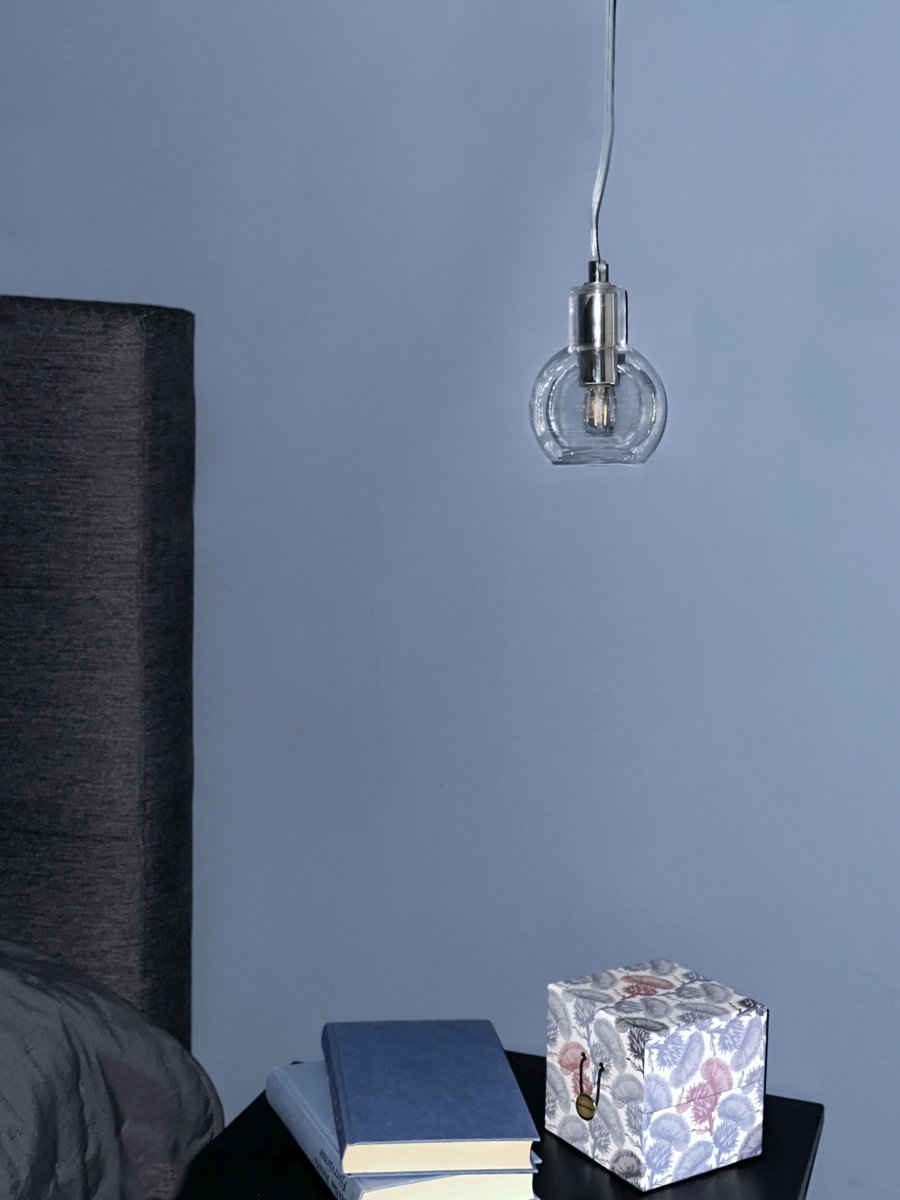 Leah Ø10 Chrome lampe de fenêtre De Aneta Lighting - L'applique est fournie avec un câble de 4 mètres, un interrupteur et une prise.