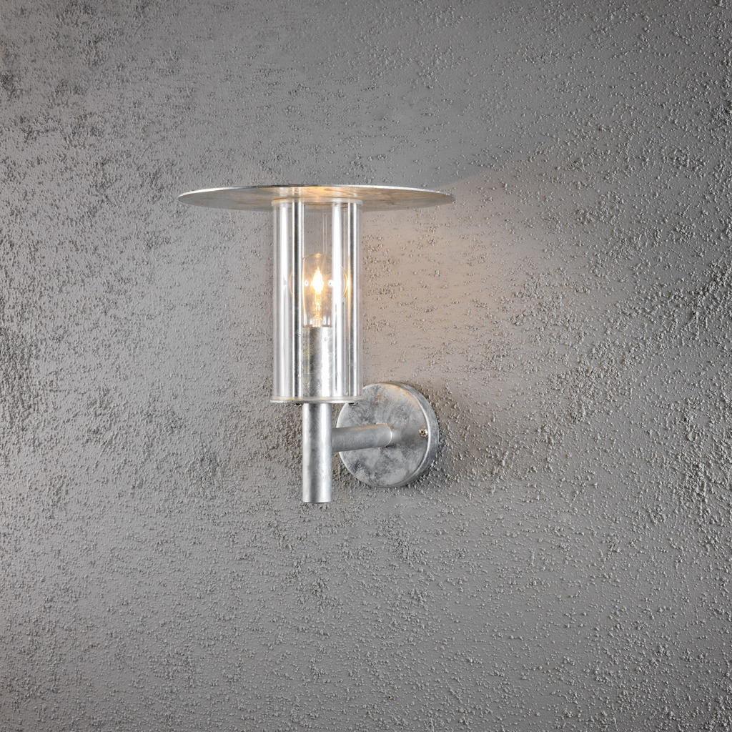 Mode Acier galvanisé lampe d’extérieur De Konstsmide - Combinaison parfaite de fonctionnalité et d'esthétique, il confère à votre façade un look intemporel et industriel.