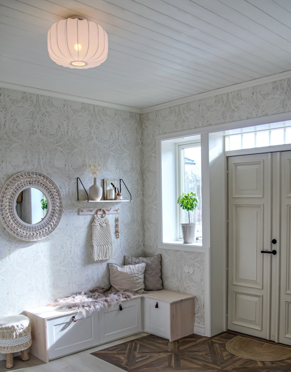 Madame Ø38 Blanc plafonnier De Aneta Lighting - Cache-piton en métal blanc avec suspension à crochet et borne de connexion, prise de lampe montable.