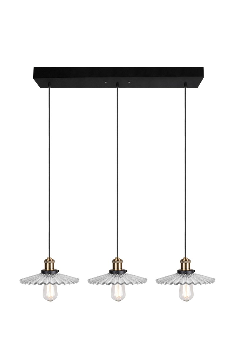Cobbler 90cm Clair suspension De Globen Lighting - La lampe est dotée de trois câbles textiles noirs réglables en hauteur de 120 cm de long et d'un auvent de plafond en métal noir.