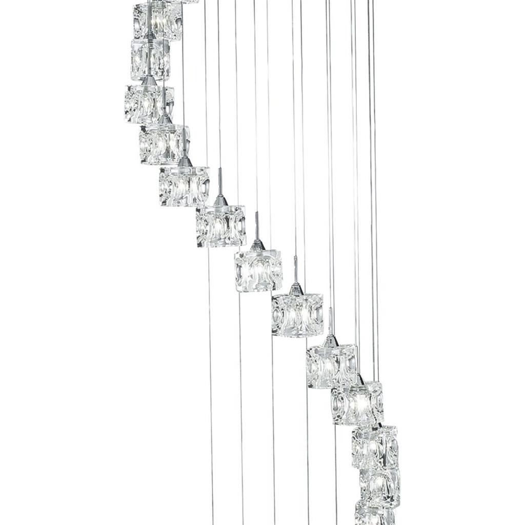 Ice Cube Ø45 Chrome suspension De Searchlight - Grâce à sa conception en cascade de 3 mètres de haut, ce luminaire est idéal pour les couloirs et les cages d'escalier à hauts plafonds, où il devient un élément central de la décoration.