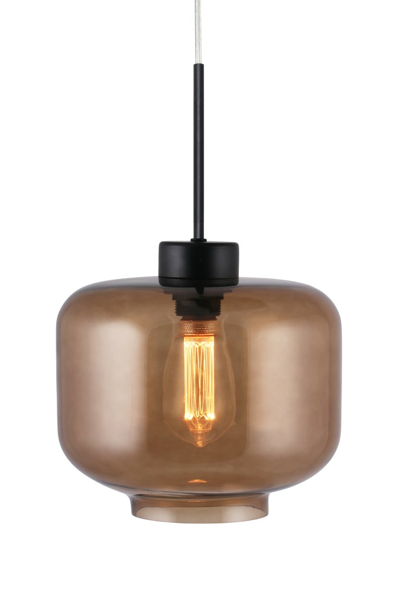 Ritz Ø25 Brun suspension De Globen Lighting - Ritz est une suspension de forme classique et de petite taille, parfaite aussi bien seule qu'en enfilade au-dessus d'une table &agrave; manger.