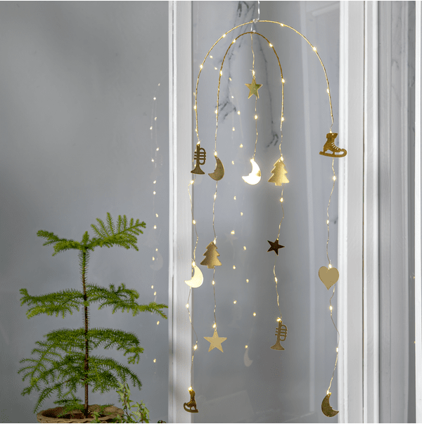 Dream Laiton De Star Trading - De jolis motifs hivernaux en finition laiton cr&eacute;ent une ambiance de No&euml;l.