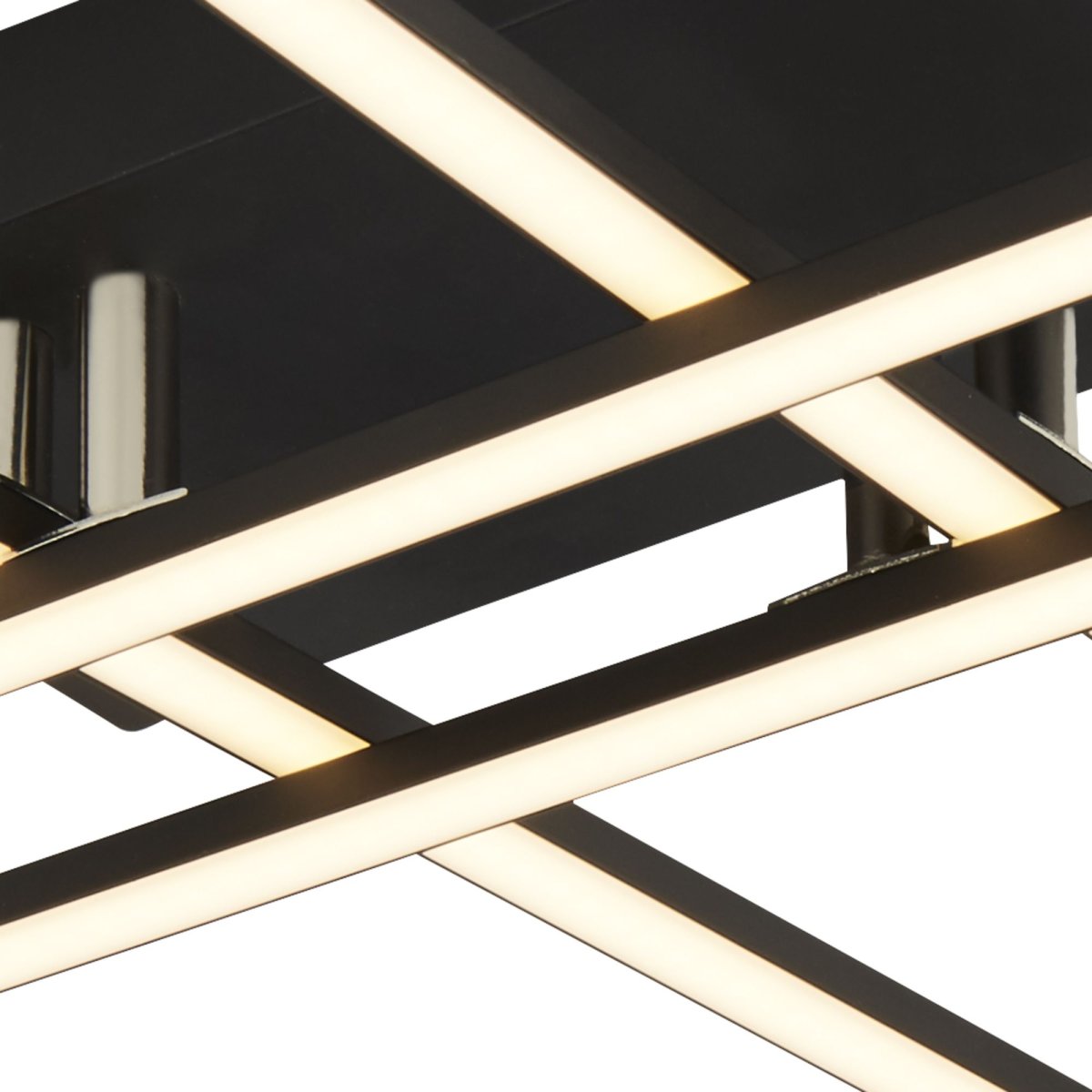 Matrix 45cm Noir mat plafonnier De Searchlight - Ce luminaire &eacute;l&eacute;gant et styl&eacute; est parfait pour les pi&egrave;ces &agrave; plafond bas, comme les chambres, les salons ou les couloirs, et ajoute un d&eacute;tail accrocheur.