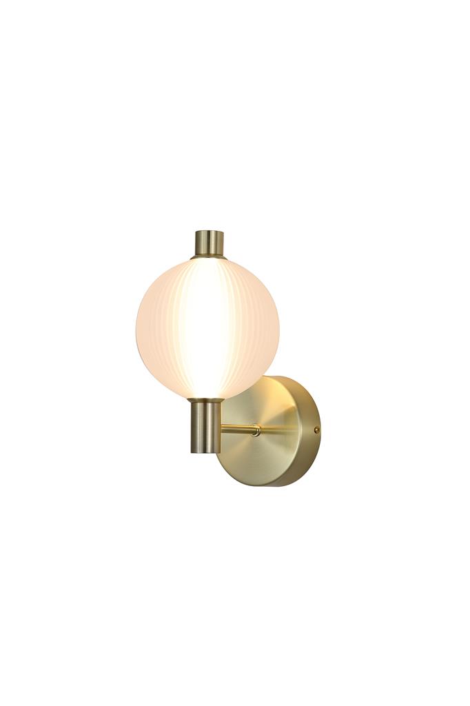 Luminique 15cm Laiton applique murale De Searchlight - Le verre d&eacute;poli, int&eacute;grant un &eacute;clairage LED, diffuse une lumi&egrave;re blanche et vive, douce et homog&egrave;ne, cr&eacute;ant une ambiance chaleureuse.