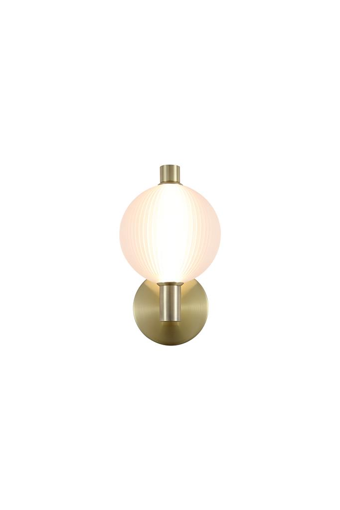 Luminique 15cm Laiton applique murale De Searchlight - Le verre d&eacute;poli, int&eacute;grant un &eacute;clairage LED, diffuse une lumi&egrave;re blanche et vive, douce et homog&egrave;ne, cr&eacute;ant une ambiance chaleureuse.