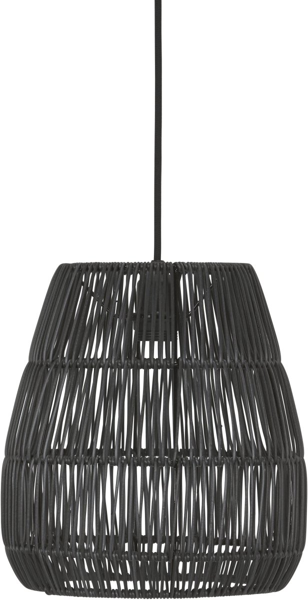 Saigon Ø28 Noir suspension De PR Home - Le plafonnier est vendu avec un support de plafond noir pour une utilisation en int&eacute;rieur.