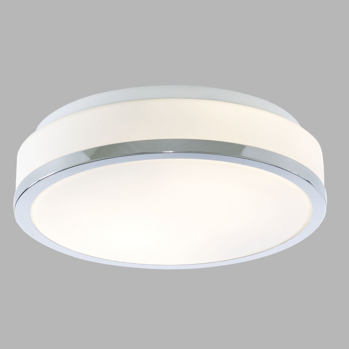 Cheese Ø30 Chrome lampe de salle de bain De Searchlight - Cette lampe de salle de bain moderne offre style et fonctionnalité dans un seul ensemble élégant.