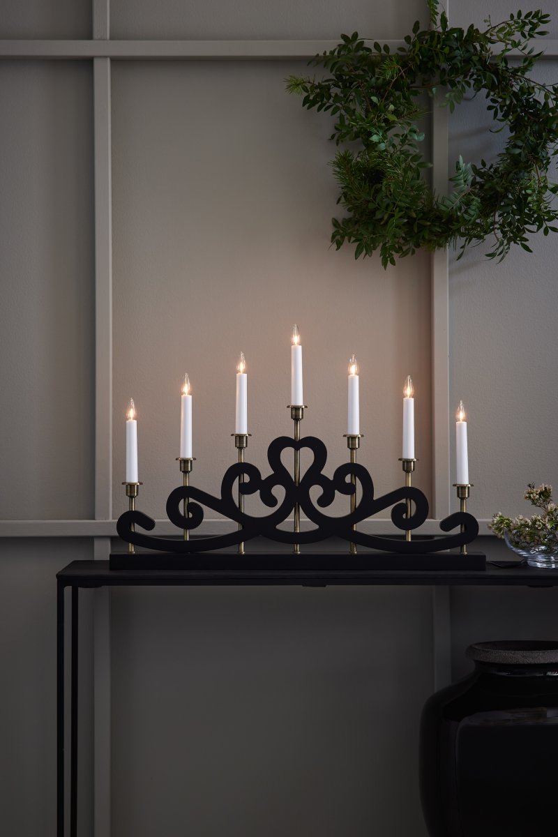 Nightfall Noir De Markslöjd - Il est du plus bel effet sur une fen&ecirc;tre de cuisine, par exemple, et contribue &agrave; une atmosph&egrave;re confortable.