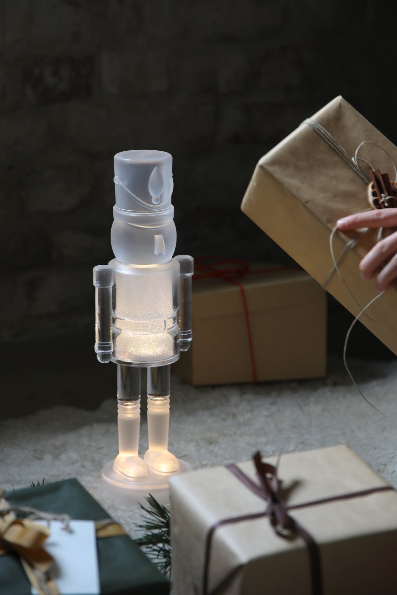 Douglas Transparent De Markslöjd - Grande et &eacute;l&eacute;gante d&eacute;coration de table en acrylique d&eacute;poli, de 37 cm de haut.