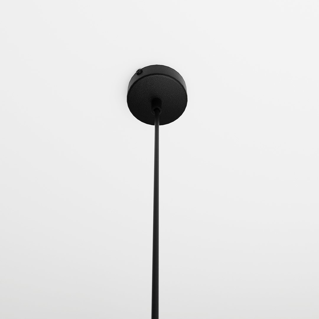 Cosmo Ø12 Couleur fumée suspension De Emibig Lighting - TRAKER est un plafonnier en forme d'araignée qui offre de nombreuses possibilités de conception grâce à ses longs câbles.