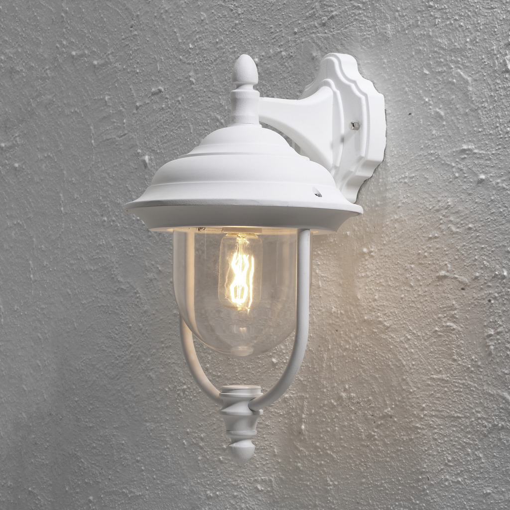 Parma Blanc lampe d’extérieur De Konstsmide - La lampe est fabriqu&eacute;e &agrave; partir de mat&eacute;riaux durables et peut r&eacute;sister &agrave; toutes les conditions m&eacute;t&eacute;orologiques, ce qui en fait un investissement &agrave; long terme dans votre maison.