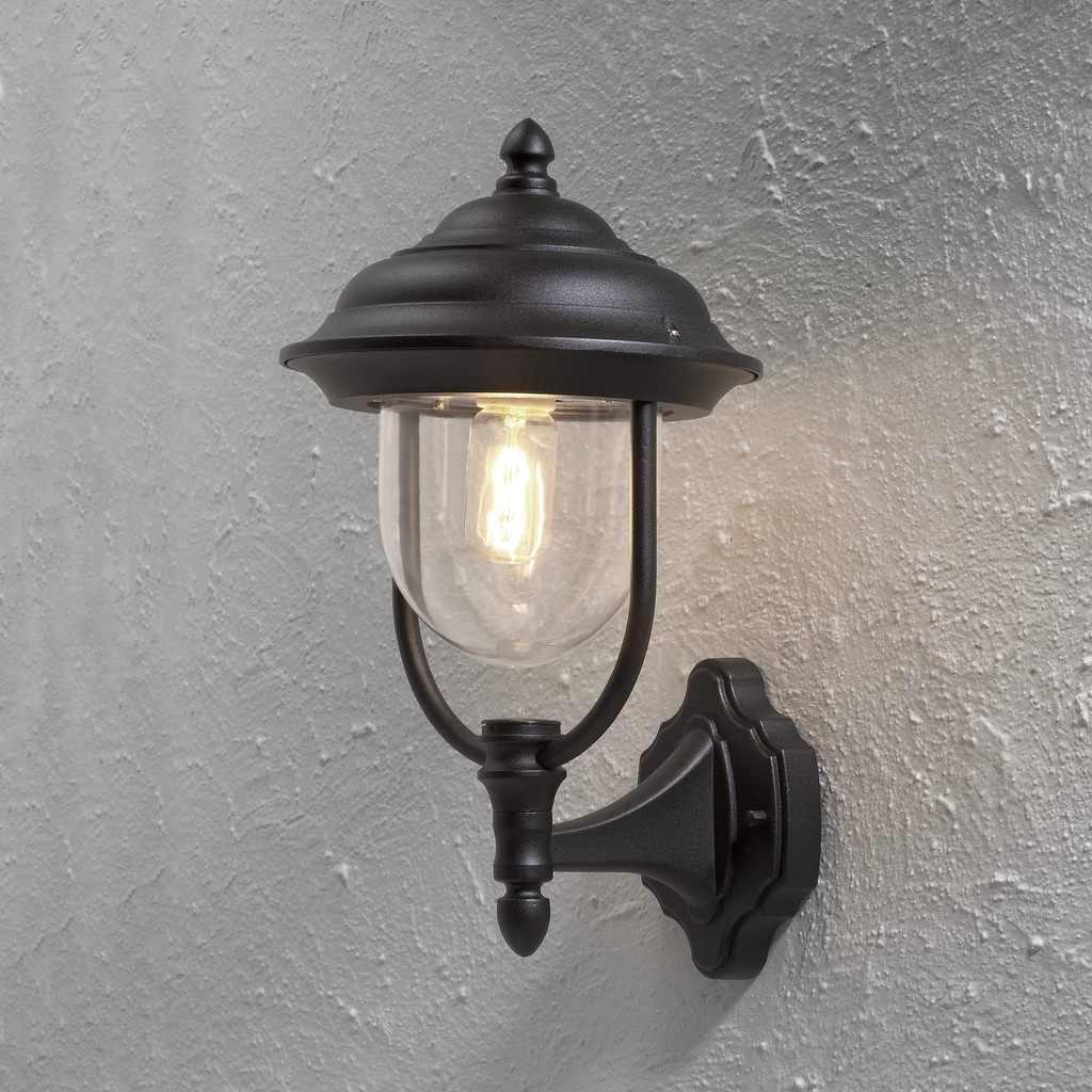 Parma Noir lampe d’extérieur De Konstsmide - La lampe est fabriquée à partir de matériaux durables et peut résister à toutes les conditions météorologiques, ce qui en fait un investissement à long terme dans votre maison.