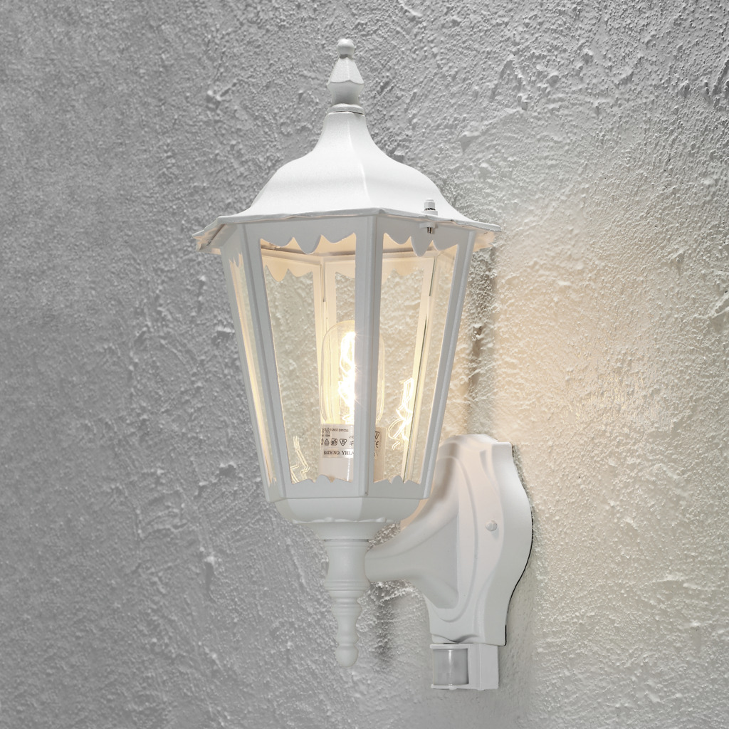 Firenze Blanc lampe d’extérieur De Konstsmide - Idéale pour les murs extérieurs et les entrées, la lampe transmet une impression intemporelle et offre une sécurité dans toutes les conditions météorologiques.