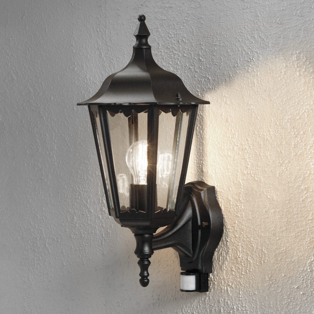 Firenze Noir lampe d’extérieur De Konstsmide - Idéale pour les murs extérieurs et les entrées, la lampe transmet une impression intemporelle et offre une sécurité dans toutes les conditions météorologiques.