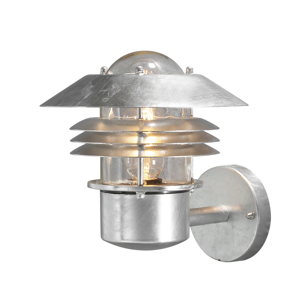 Modena Acier galvanisé lampe d’extérieur De Konstsmide - Avec son toit protecteur et son design élégant, il offre une lumière agréable et dirigée, idéale pour créer une atmosphère extérieure sûre et accueillante.