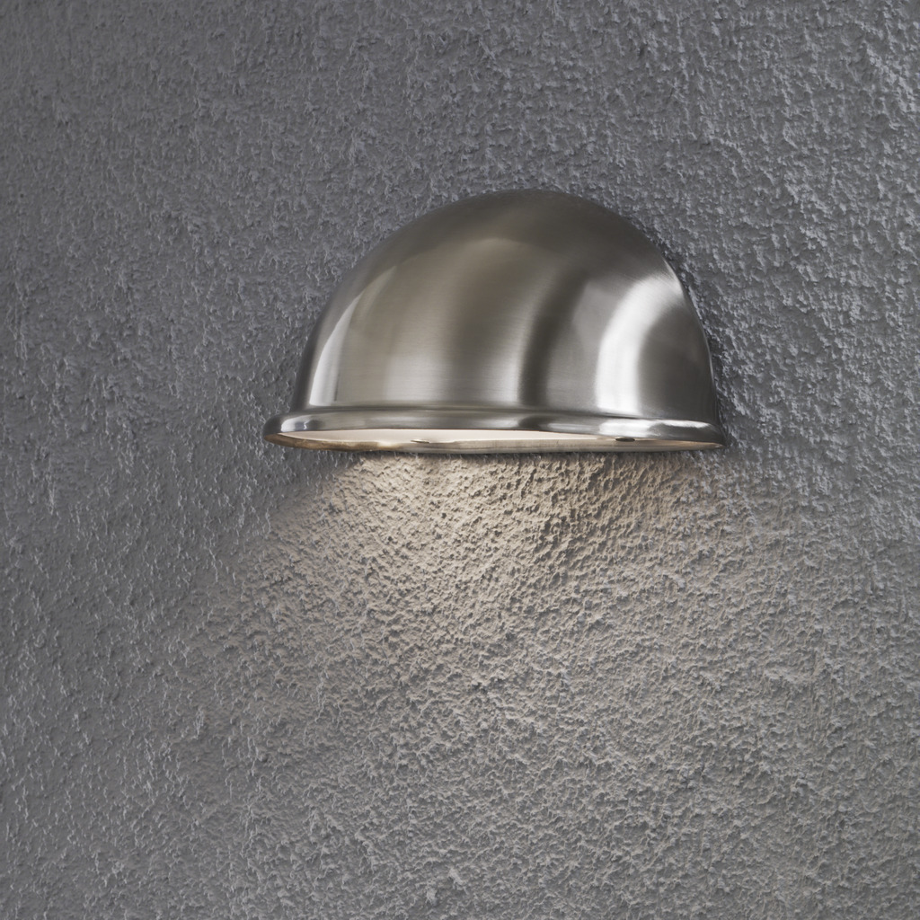 Torino Argent lampe d’extérieur De Konstsmide - Donnez à votre façade une touche moderne et élégante avec cette élégante applique murale.