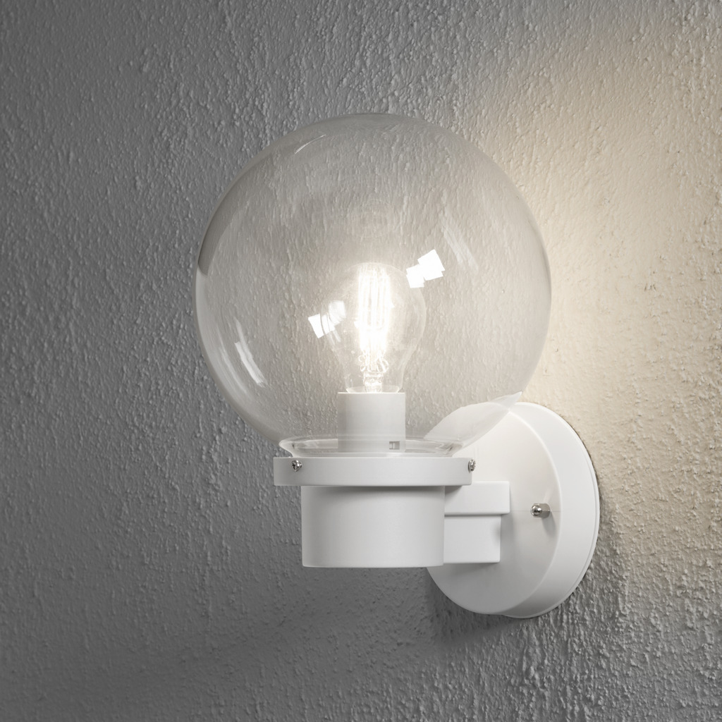 Nemi Blanc lampe d’extérieur De Konstsmide - La lampe émet une lumière uniforme et agréable et est donc idéale pour les entrées, les patios et les allées.
