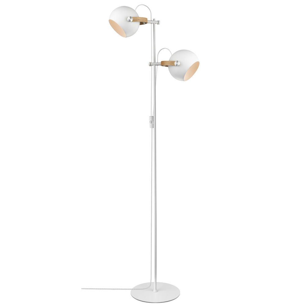 D.C Ø18 Blanc lampadaire De Halo Design - Le cadre en ch&ecirc;ne plaqu&eacute; remplit &eacute;galement une fonction importante en termes de rotation et d'angle de l'abat-jour pour diffuser la lumi&egrave;re l&agrave; o&ugrave; vous le souhaitez.