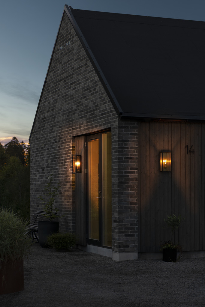 Carpi Laiton lampe d’extérieur De Konstsmide - Il est fait de matériaux durables, peut résister à des conditions météorologiques difficiles et constitue une solution d'éclairage à la fois esthétique et fonctionnelle pour votre maison.