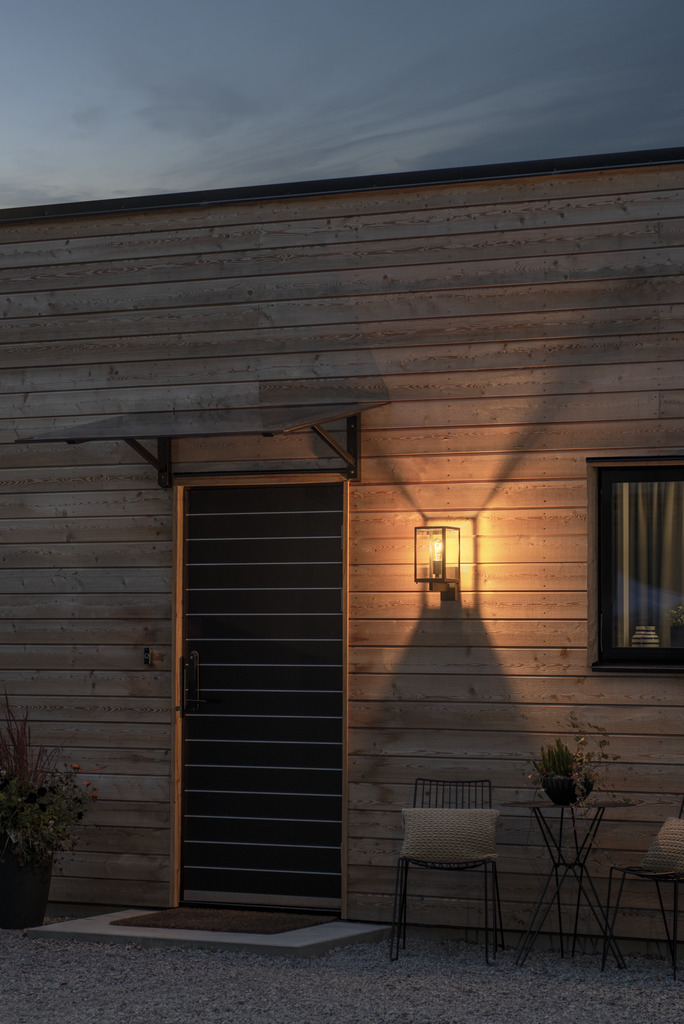 Carpi Noir lampe d’extérieur De Konstsmide - Il est fait de matériaux durables, peut résister à des conditions météorologiques difficiles et constitue une solution d'éclairage à la fois esthétique et fonctionnelle pour votre maison.