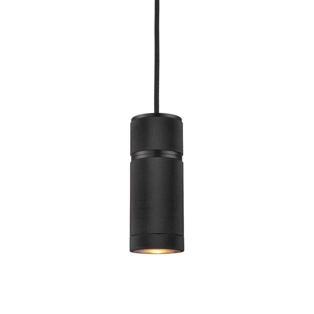 Halo Ø6 Noir suspension De Halo Design - L'abat-jour cylindrique en métal noir offre une lumière dirigée et agréable, idéale pour la cuisine, la table à manger ou le couloir.