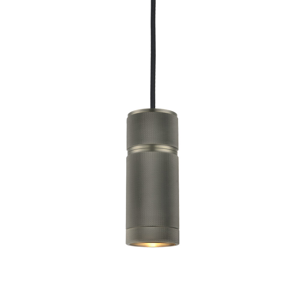 Halo Ø6 Laiton suspension De Halo Design - L'abat-jour cylindrique en métal aspect laiton fournit une lumière dirigée et agréable, idéale pour la cuisine, la table à manger ou le couloir.