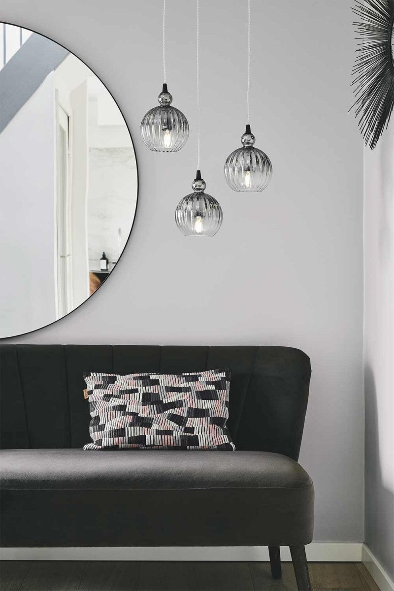 Ball Ball Ø15 Couleur fumée suspension De Halo Design - Ball Ball est une élégante suspension en verre fumé.