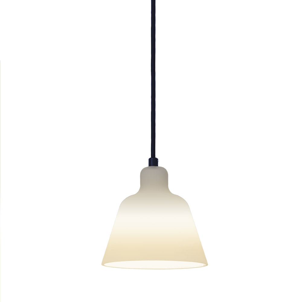 Carpenter Ø15 Opale suspension De Halo Design - Il est recommandé de le placer au dessus de la table à manger ou plusieurs dessus.
