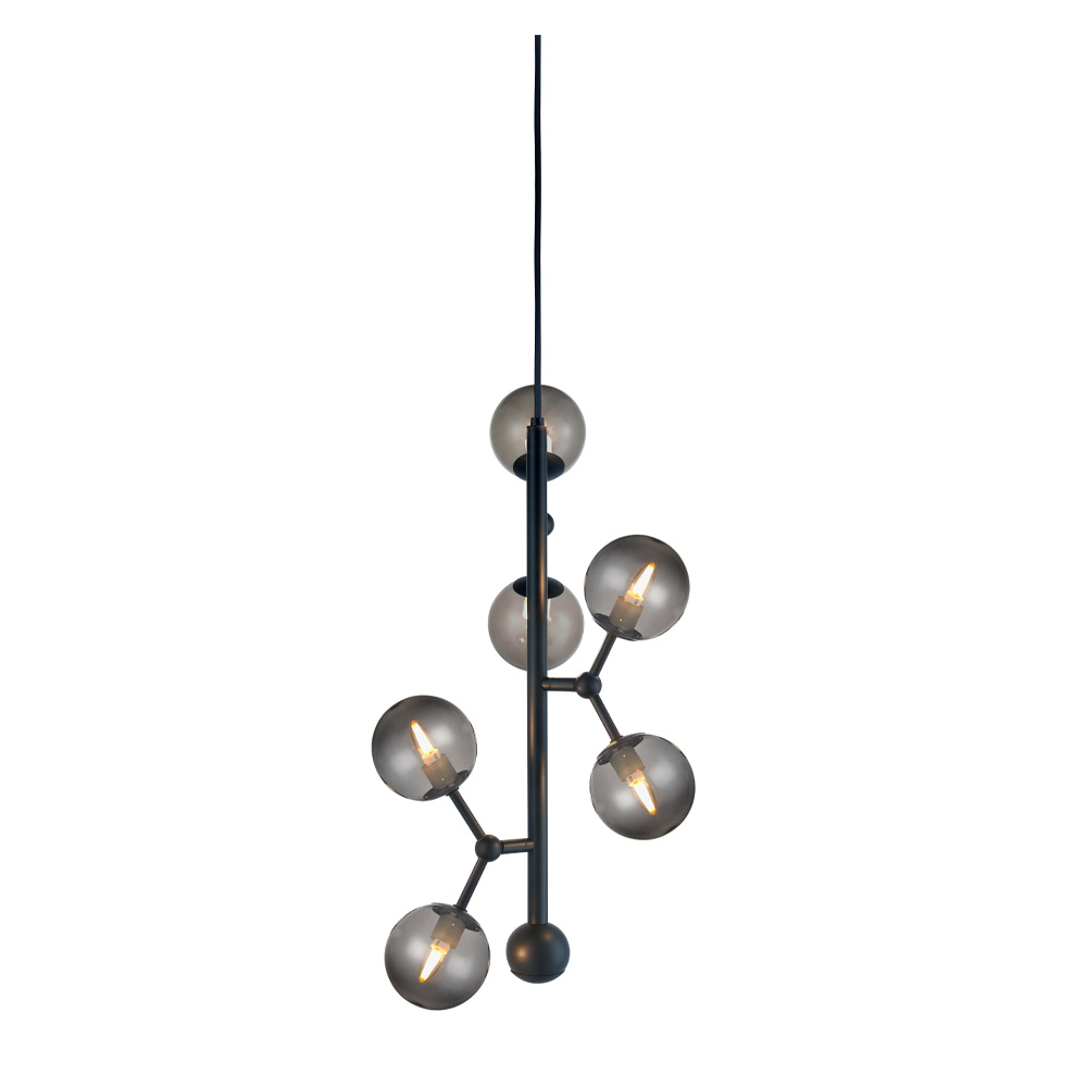 Atom vertical Ø30 Noir suspension De Halo Design - Les dômes en verre sont teintés, créant une agréable répartition de la lumière dans la pièce.