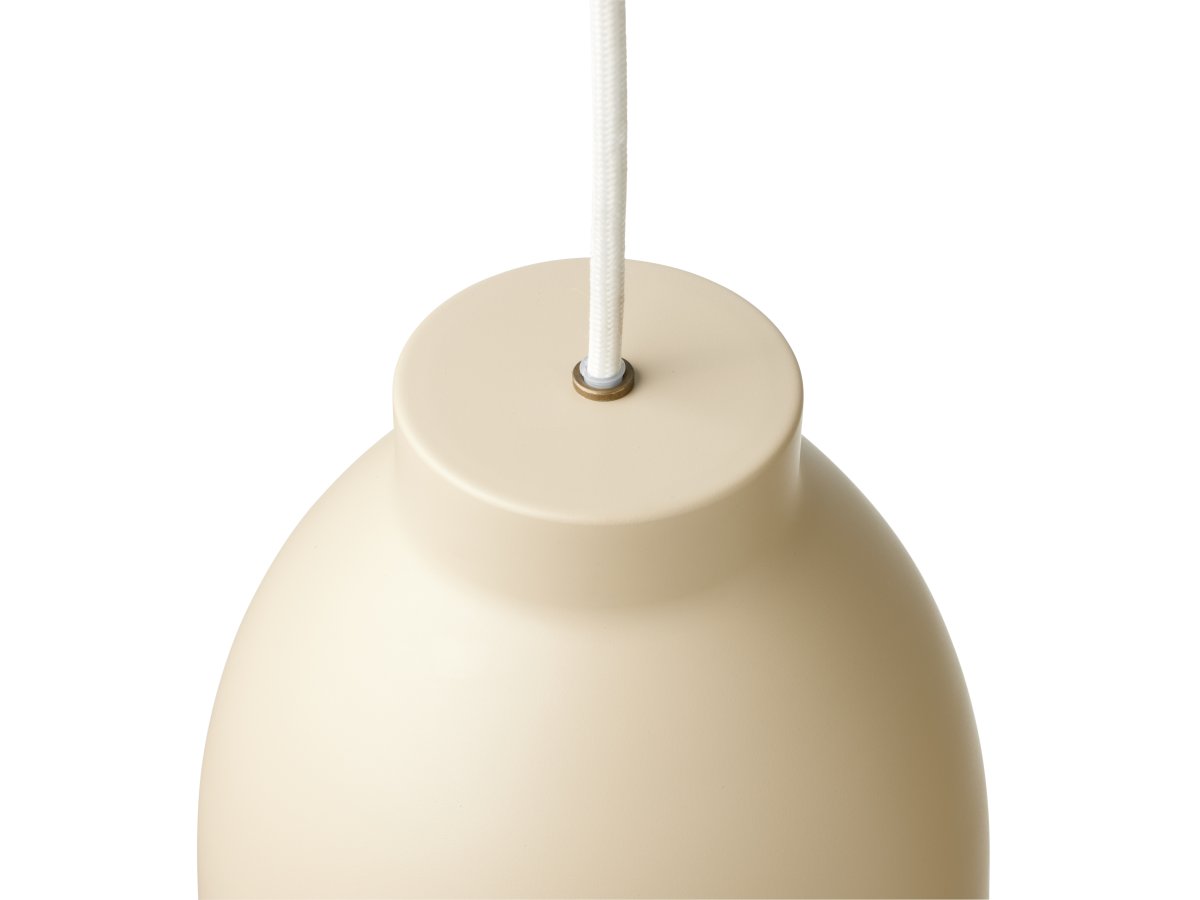 Object Ø16 Crème suspension De Halo Design - Avec sa surface blanche douce et crémeuse et son design intemporel, Object s'intègre parfaitement dans les cuisines, les salons et les chambres.