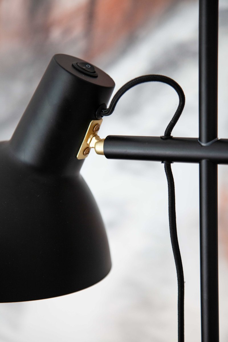 Metropole 2 Noir lampadaire De Halo Design - Livr&eacute; avec c&acirc;ble textile noir de 2 m de long et fiche.