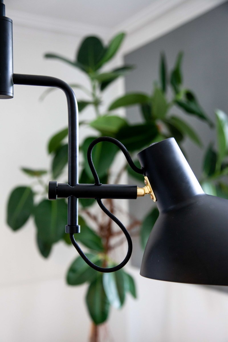Metropole Ø73 Noir suspension De Halo Design - Gr&acirc;ce &agrave; leur conception polyvalente, ils s'int&egrave;grent dans n'importe quelle maison et dans n'importe quel style.