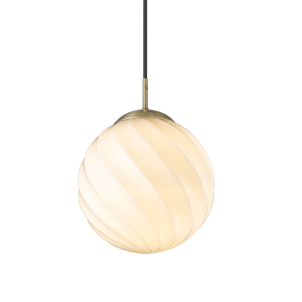 Twist Ø25 Laiton antique suspension De Halo Design - Attirez l'attention avec la suspension Twist – un classique moderne avec un élégant abat-jour en verre torsadé qui diffuse une lumière douce et invitante.