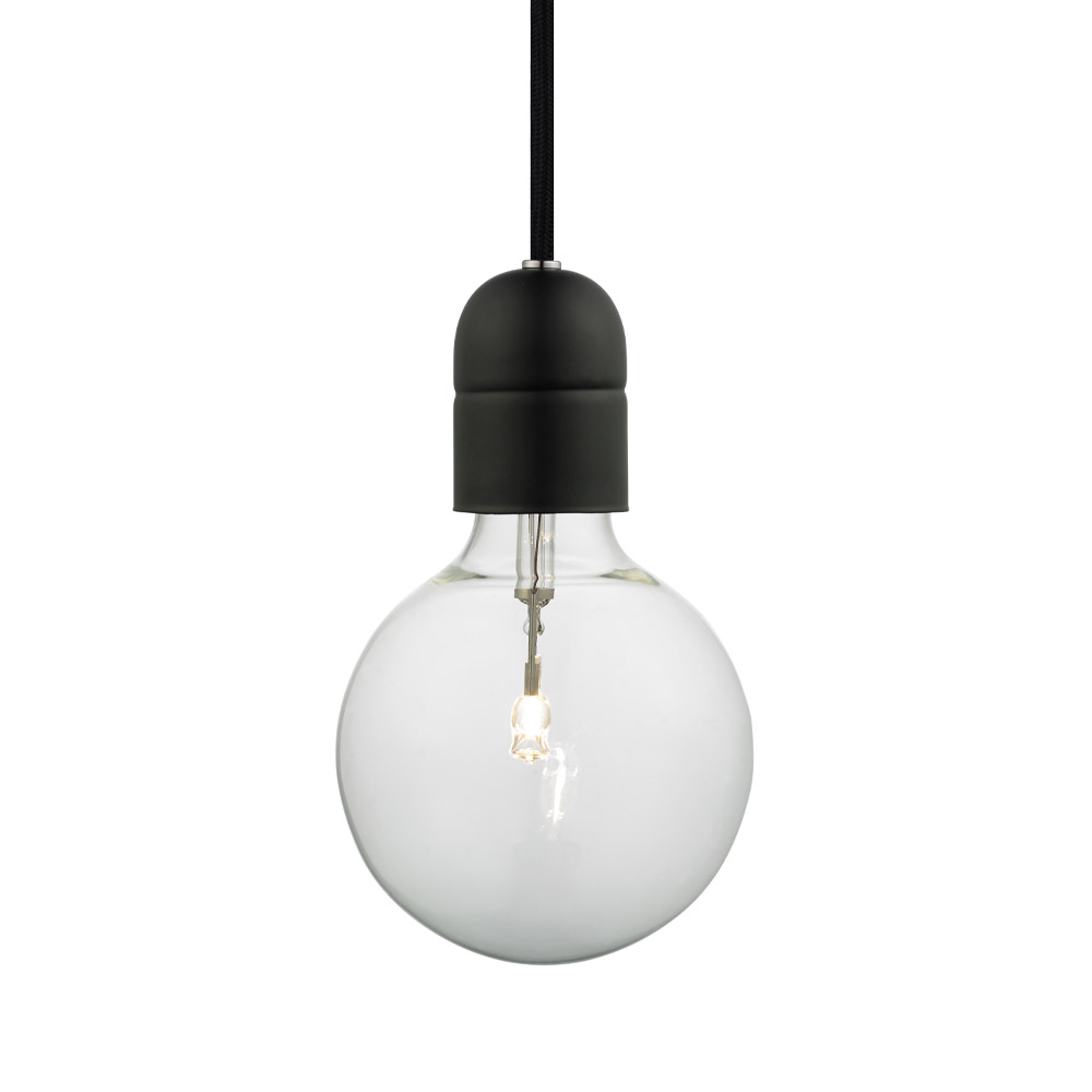 Classic Ø5 Noir suspension De Halo Design - Nous vous conseillons d'en placer plusieurs en groupe au dessus de la table à manger ou en suspension dans la chambre au dessus des tables de chevet, ou pourquoi pas dans un coin du salon où un petit éclairage cosy supplémentaire est nécessaire.