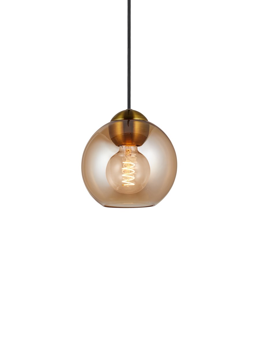 Bubbles Ø18 Ambre suspension De Halo Design - Le verre de couleur ambre combin&eacute; aux d&eacute;tails en laiton antique ajoute de l'&eacute;l&eacute;gance et, une fois allum&eacute;, cr&eacute;e une belle r&eacute;partition de la lumi&egrave;re dans la pi&egrave;ce.
