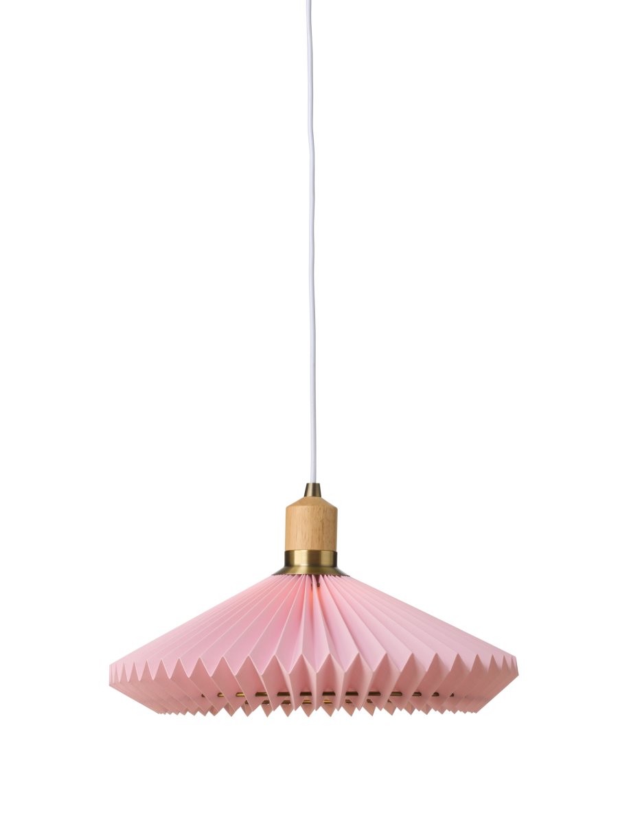  Paris Ø40 Rose suspension De Halo Design - Les détails en bois et en laiton vieilli créent un contraste chaleureux et soulignent son design intemporel.
