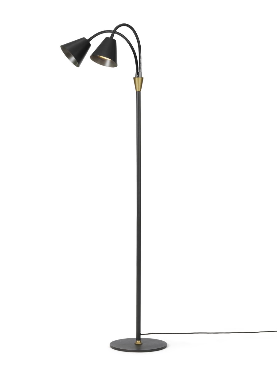Hygge 2 Noir lampadaire De Halo Design - Les deux abat-jour flexibles en forme de c&ocirc;ne fournissent une lumi&egrave;re efficace, parfaite comme lampe de lecture et pour une atmosph&egrave;re relaxante dans le salon, la chambre ou le bureau.