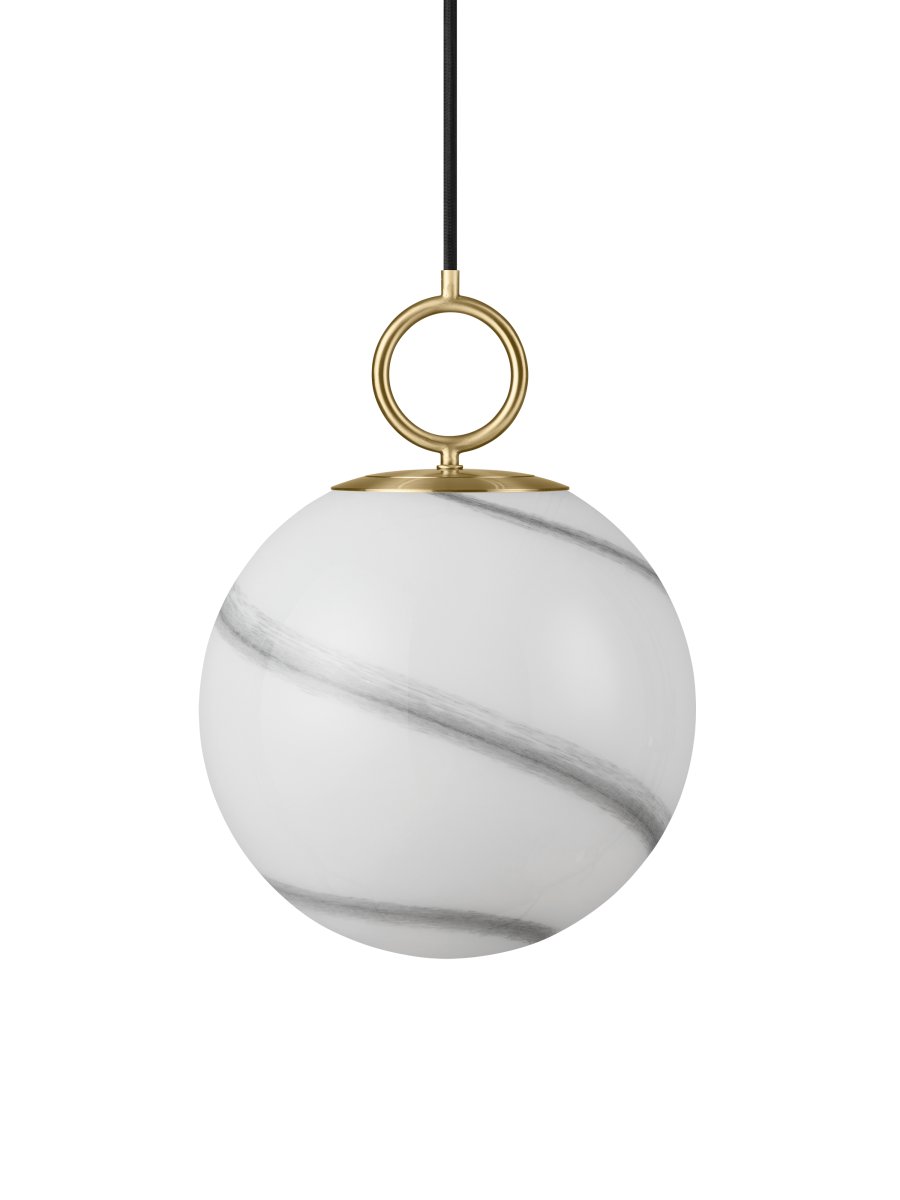 Stockholm Ø25 Gris suspension De Halo Design - Le plafonnier Stockholm est une source de lumière élégante et sophistiquée qui portera votre intérieur à un nouveau niveau.
