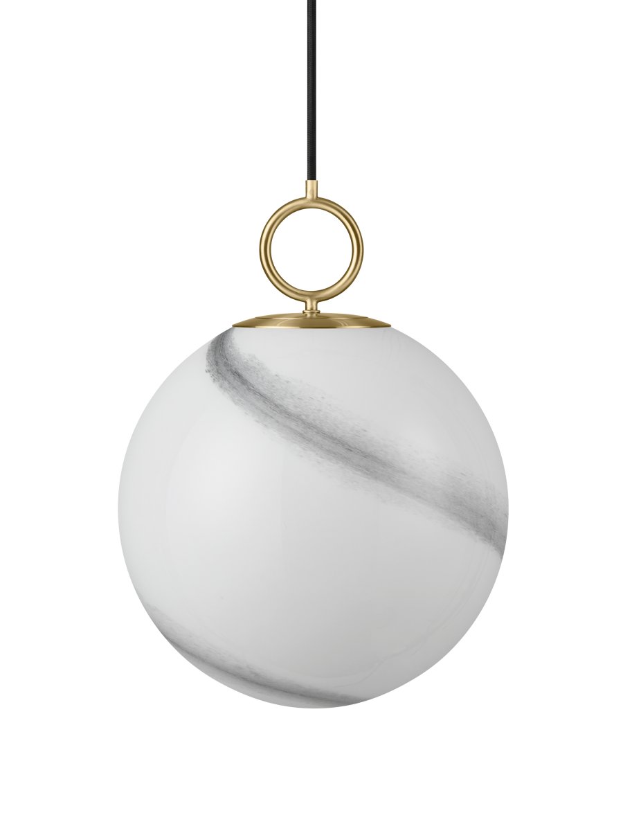 Stockholm Ø30 Gris suspension De Halo Design - Le plafonnier Stockholm est une source de lumière élégante et sophistiquée qui portera votre intérieur à un nouveau niveau.