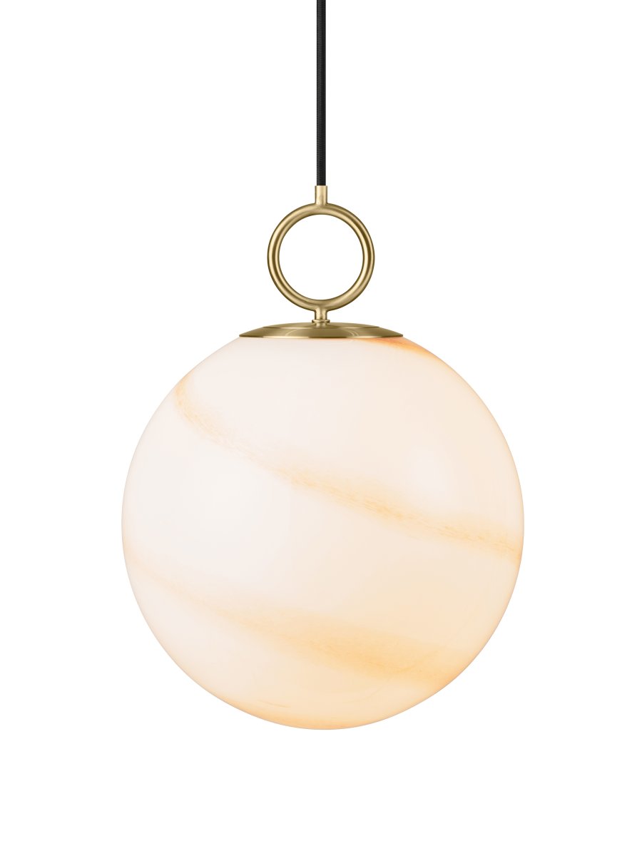 Stockholm Ø30 Brun suspension De Halo Design - Le plafonnier Stockholm est une source de lumière élégante et sophistiquée qui portera votre intérieur à un nouveau niveau.